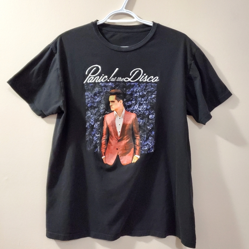 Panic at the Disco - band tee - Size L